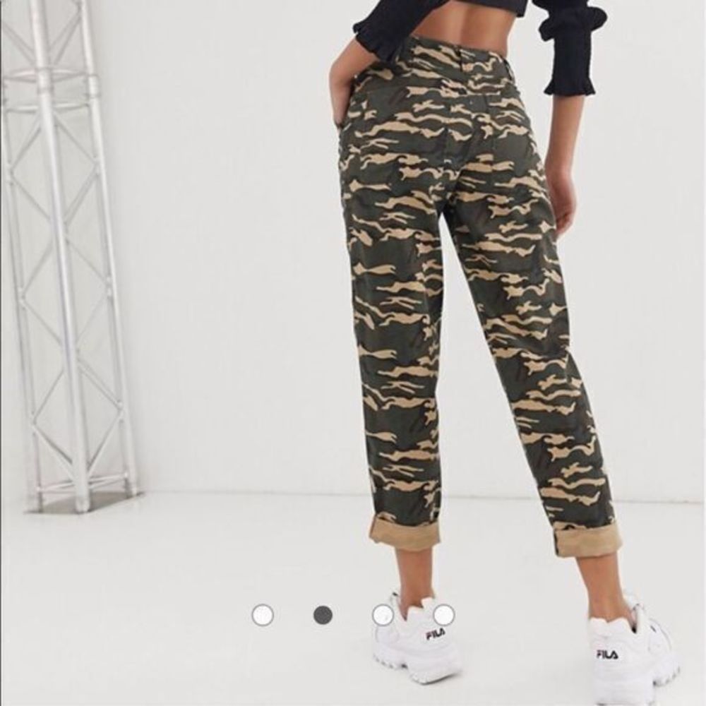 ASOS DESIGN Camo Combat Ankle Pants Mid Rise Womens Size 14 Slim Fit Pockets - Picture 2 of 8